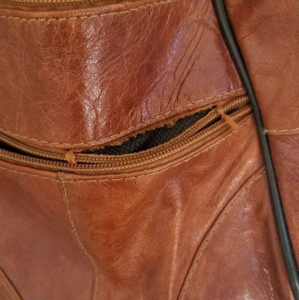 Leather backpack - Picture 3 of 5